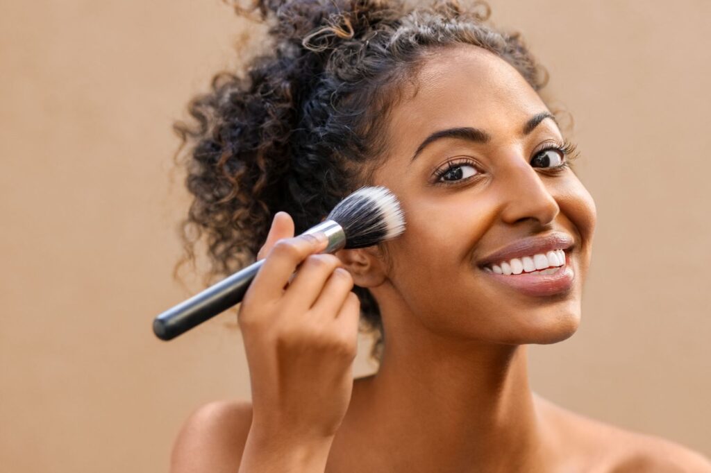 Compact vs Loose Powder: Which Suits Your Skin Type Best?