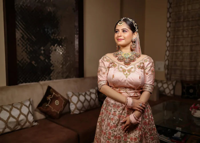 We can help you get exactly the look you’re going for. Choose Amrits Makeover for a Bridal Makeover Studio in Udaipur
